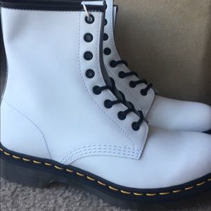 NWT 1460 Dr. Martens in White